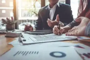 Nashville truck accident attorney in meeting with client who is considering filing a Truck accident claim after she was injured in a truck accident in Nashville
