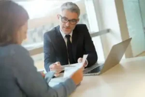 Tennessee Wrongful Death Attorney meets with his client who suffered a Tennessee wrongful death