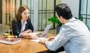 Personal injury attorney White House TN meets with car wreck client