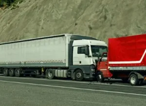 head on collision in a trailer truck accident ion Nashville