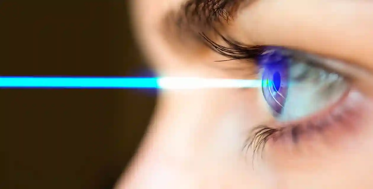 Young girl having her eyesight checked ray used in Zepbound and vision loss