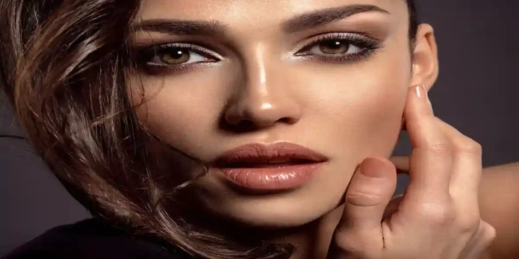 very beautiful girl with beautiful lips and noticlable green eyes used in Social Media Addiction Lawyer in Tennessee