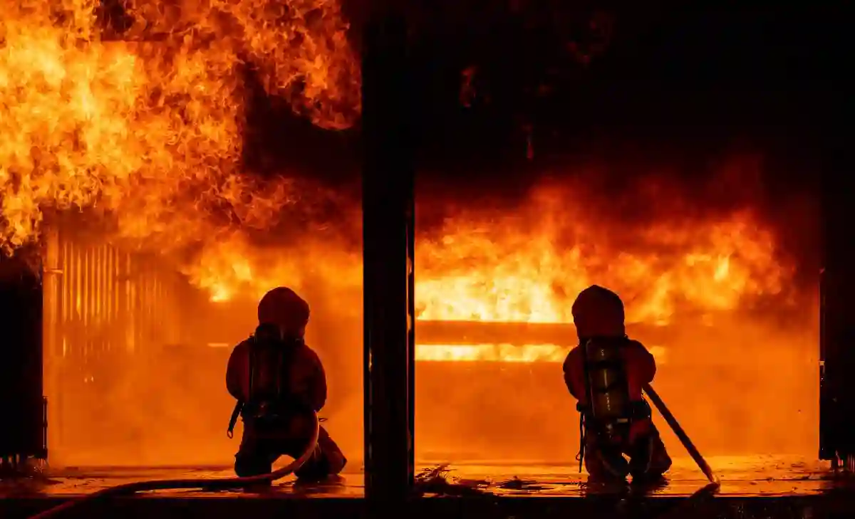 Firefighters using water fog fire extinguisher to fighting with the fire flame in large building. Firefighter and industrial safety disaster and public service concept.
used in Firefighters using water fog fire extinguisher to fighting with the fire flame in large building. Firefighter and industrial safety disaster and public service concept.

